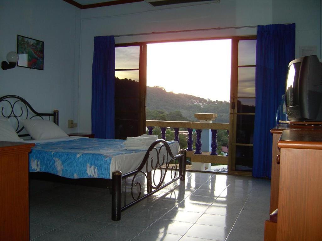 Oyo 851 On Hill Residence Patong Ngoại thất bức ảnh