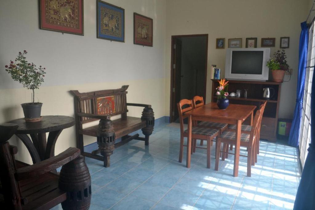 Oyo 851 On Hill Residence Patong Ngoại thất bức ảnh