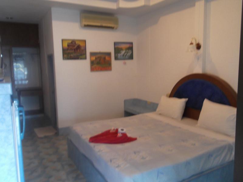 Oyo 851 On Hill Residence Patong Ngoại thất bức ảnh